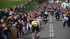 “Cuando Pogacar pinchó, le dije a Lampaert: ‘las motos nos meterán de nuevo en el grupo’”