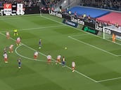 Lewandowski lanza uno de los peores penaltis en la historia de LaLiga: increíble dónde acabó el balón