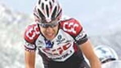 Sastre pasó al ataque y sacó del podio a Mancebo