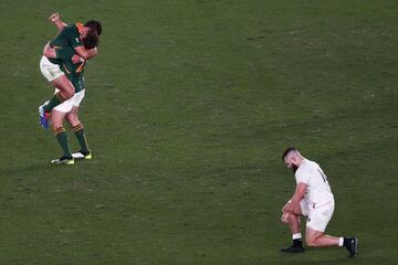 La selección sudafricana vuelve a reinar. Tres títulos en tres finales ya para los Springboks. Empatan con Nueva Zelanda como la selección que más veces ha reinado en el Mundial tras vencer en la final a la selección inglesa 12-32.