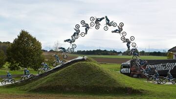 Luc Ackermann, el piloto de FMX más joven en planchar un Doble Backflip.