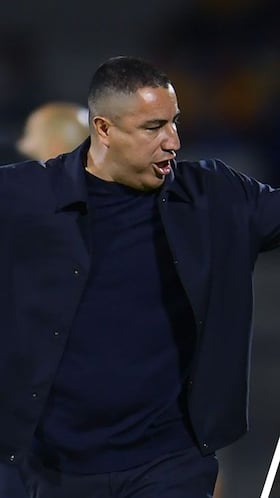 Excesiva la multa de la Liga MX a Efraín Juárez