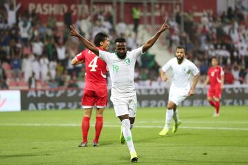 El jugador de Arabia Saudí Fahad Al-Muwallad celebra el 0-1.
