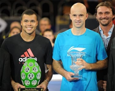 Triunfos de Tsonga, Murray y Tipsarevic y sanción para Savic