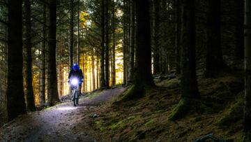 Tenemos el ‘set’ de luces led para bicicletas más vendido en Amazon