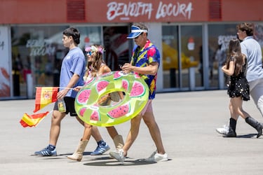 Un grupo de aficionados se dispone a disfrutar de la jornada.