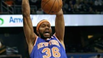 Rasheed Wallace realiza un mate con la camiseta de los Knicks en noviembre de este año en un partido ante Orlando Magic.