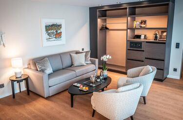 En todas las habitaciones hay una zona para preparar café y té.
 