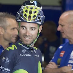 Valverde causa baja por "una indisposición y en precaución"