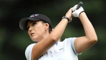 La estadounidense Carrie Kerr mantiene el liderato del US Women's Open de golf con 211 golpes, dos bajo par y también de ventaja sobre la surcoreana Eun Hee Ji.