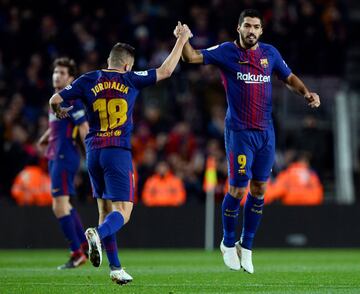 1-1. Luis Suárez celebró el gol del empate.