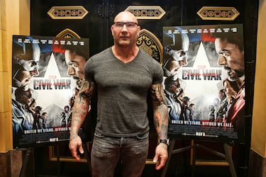 El actor Dave Bautista, de Guardianes de la Galaxia, asiste a la proyección de "Capitán América: Civil War" en el Fox Theatre el 1 de mayo de 2016 en Atlanta, Georgia.