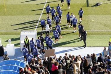 Muchos aficionados presenciaron el entrenamiento.