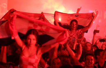 Soccer Football - World Cup - Semi-Final - Croatia v England - Zagreb, Croatia - July 11, 2018. Croatia's fans watch the broadcast of the World Cup semi-final match between Croatia and England in the fan zone. REUTERS/Antonio Bronic