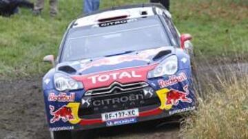 Sebastien Loeb se acerca a su octavo título tras el problema del finlandés, que ha cedido casi cuatro minutos al sufrir una salida.