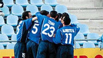 <b>ALEGRÍA</b>. Los jugadores del Getafe celebran el segundo triunfo en casa de Pepe Mel.