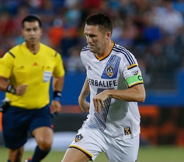 El exjugador del LA Galaxy consiguió dos goles: uno en 2012 frente a Houston Dynamo y otro en 2014 ante el Revolution. En ambas finales salió campéon con Galaxy