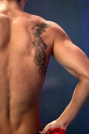 Tatuaje de un nadador en los FINA World Championships de Kazan.