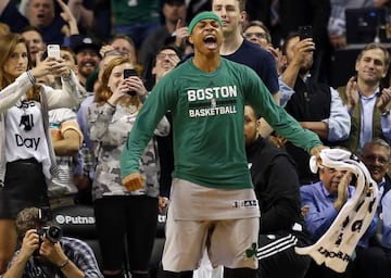 Boston Celtics guard Isaiah Thomas celebrates in the final moments of the Boston Celtics 112-94 win over the Milwaukee Bucks