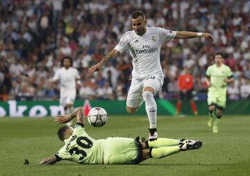 Defendió la camiseta del Real Madrid desde 2011 hasta 2016.