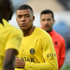 Al Hilal submit world-record bid for PSG forward Kylian Mbappé