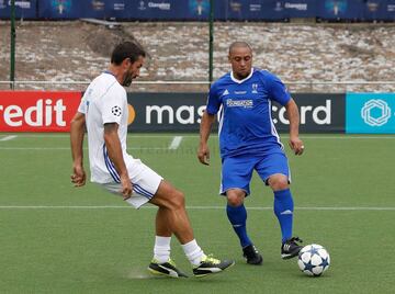 Roberto Carlos ante Robert Pires.