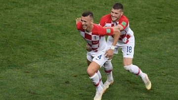 Perisic y Rebic durante un partido con Croacia.