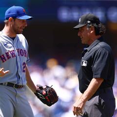 Max Scherzer es expulsado por sustancia ilegal en su guante