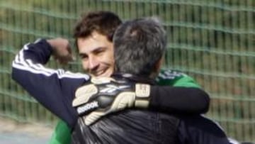 Casillas: "Todo lo que hace Mou es motivo de debate"