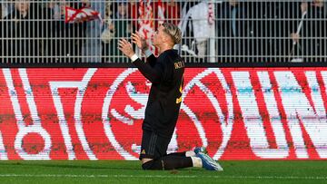 Iker Bravo celebra un gol ante el Union Berlin.