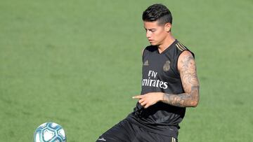 James Rodríguez durante un entrenamiento con el Real Madrid.