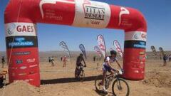 El vigente ganador de la Titan Desert tuvo que abandonar la carrera por una lesi&oacute;n.