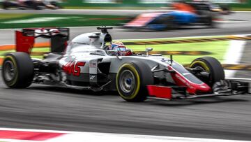 Grosjean con el Haas en Monza.