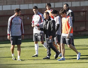 En solo tres meses logró reconducir al equipo hasta  convertir al Valencia en el tercer mejor equipo del campeonato