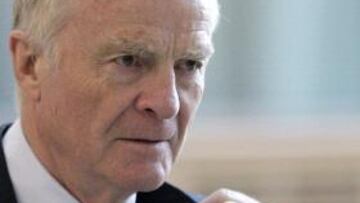 La Asociación de Equipos de Fórmula Uno (FOTA) se reunirá esta noche en la sede británica de la escudería Renault, en Enstone, para estudiar la nueva oferta de la Federación Internacional del Automóvil (FIA), que mañana debe anunciar la lista definitiva de equipos inscritos en el Mundial de Fórmula Uno del 2010.