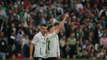 Iñigo Vicente las fabrica, Peque se las come