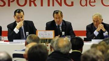 <b>PLENO APOYO. </b>Manuel Vega-Arango acalló las críticas sobre los técnicos en un ejercicio de autoridad.