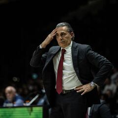 Scariolo ‘trolea’ a Yabusele: “Si te tiran al suelo, te dan el premio”