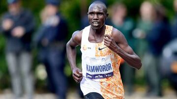 El keniano Geoffrey Kamworor compite durante el Maratón de Nueva York de 2019.