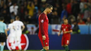 Islandia se la lía a Cristiano