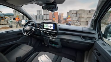 Volkswagen Transporter 2025: Precio y novedades de la Combi de carga