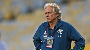 Flamengo's football team coach Jorge Jesus reacts after Fluminense defeated them on penalties in their Rio de Janeiro state championship football match at Maracana football stadium, Rio de Janeiro on July 8, 2020. (Photo by CARL DE SOUZA / AFP)