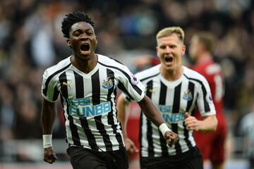 Los equipos de rescate hallaron el cuerpo sin vida del futbolista Christian Atsu, de 31 a?os, bajo los escombros de una residencia de la ciudad turca de Hatay, una de las m¨¢s destruidas por los fuertes terremotos que afectaron a Turqu¨ªa y Siria en el pasado febrero. Atsu, internacional por la selecci¨®n de Ghana y jugador del Hatayspor en el momento de su desaparici¨®n, milit¨® tambi¨¦n en el Oporto, el Chelsea, el Newcastle y el M¨¢laga, donde actu¨® cedido en 2016, entre otros clubes.