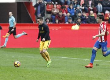 Gameiro preparado para disparar y marcar su primer hat-trick como rojiblanco. 1-4