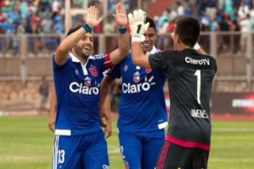 Previo al 'superclásico', Universidad de Chile sumó su tercera victoria en diez partidos en el Clausura, tras derrotar por la cuenta mínima a San Marcos de Arica en el norte. El tanto lo anotó Maxi Rodríguez. En el duelo frente a los ariqueños, debutó el arquero Miguel Jimenez.