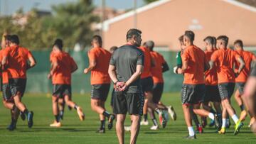 17/09/20 ELCHE ENTRENAMIENTO JORGE ALMIRON ENTRENADOR
FIRMA SONIA ARCOS / ELCHE CF
FOTO.ENVIADA.POR.MONSERRATE