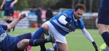 Ronald Olguín, defendiendo la camiseta del Ísbjörninn.