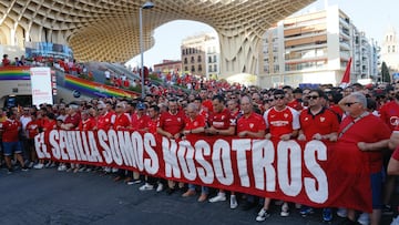 Una manifestación de aficionados del Sevilla.