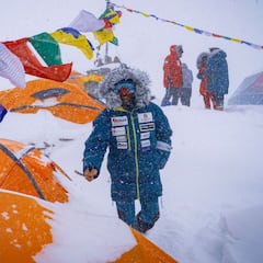 Alex Txikon intentará alcanzar la cima del Manaslu el domingo