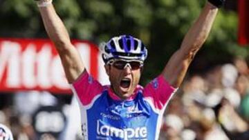 Petacchi vence en la primera etapa y Cancellara mantiene el liderato